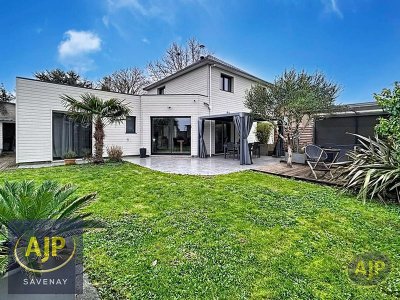 Atelier enfant : pansage des animaux à l'Éco-Domaine la Fontaine