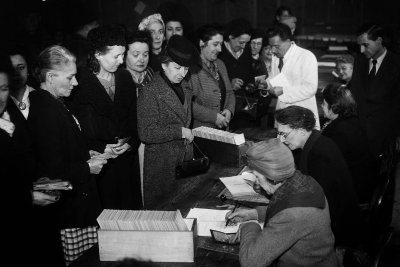 Exposition : Les femmes vont voter, octobre 1944 - octobre 1945