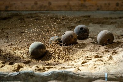 Initiation à la boule de sable à La Juiverie