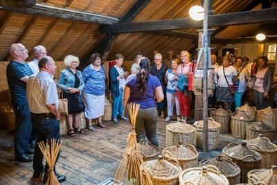 Visite guidée de la distillerie Dévoille