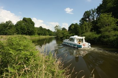 Canal et batellerie en car