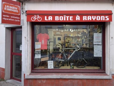 Réparateur de vélos - La Boîte à Rayons