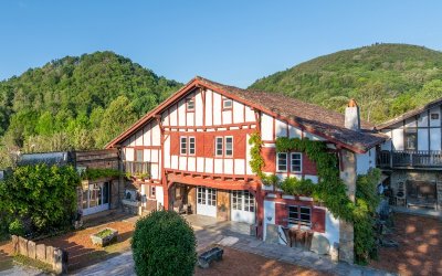 Kantu bazkaria - repas chanté Hiruka'ntuz