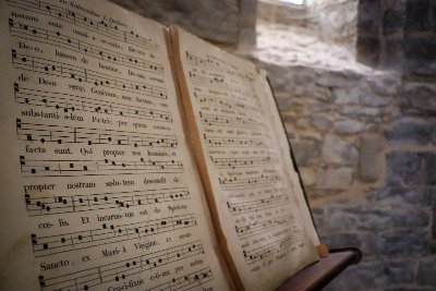 Visitez Sauvelade : l'abbaye et l'église