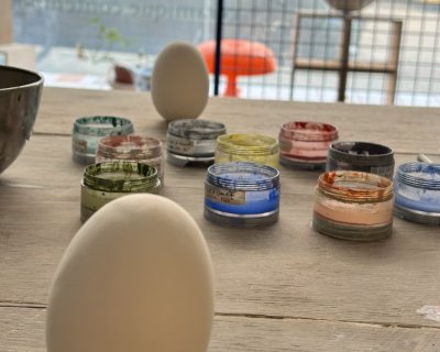 Atelier de décoration d’œufs en porcelaine