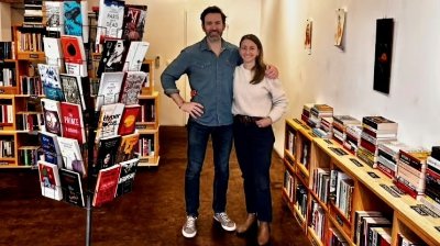 Artless Gallery & English Bookstore
