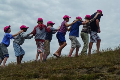 Petit aventurier dans les dunes de St Georges-de-la-Rivière