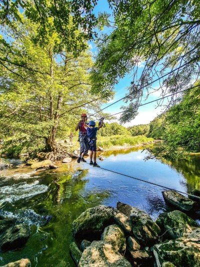 AVENTURES VERTICALES - DEMI-JOURNÉE VIA-FERRATA ENFANTS