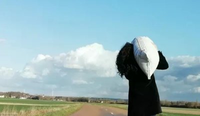 Derrière le Hublot à Asprières, spectacle Nenna