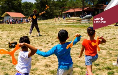ATELIER DE L'EXPOSITION : BOOMERANG AU SALAGOU, ATELIER DE FABRICATION ET INITIATION AU LANCER