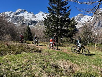 Bien débuter en VTTAE au Somport