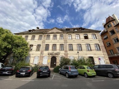 Exposition : sexisme : "la fabrique des filles"