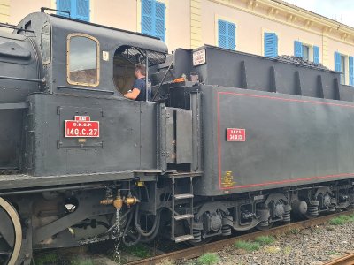LE CÉVENOL EXPRESS AU COEUR DES GORGES DE L'ALLIER
