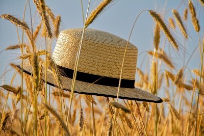 Stage chapeau