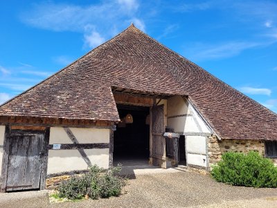 La Grange Pyramidale du Pays-Fort - Départ du circuit des Granges Pyramidales