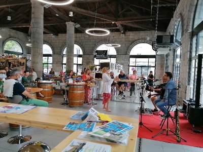 LES RENDEZ-VOUS DE L’ÉTÉ : CONCERT À LA HALLE GOURMANDE - LEO SOLO