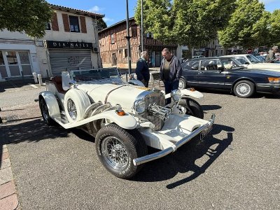 EXPOSITION DE VÉHICULES ANCIENS À RIEUMES