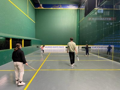 Apprendre à jouer à la pelote basque