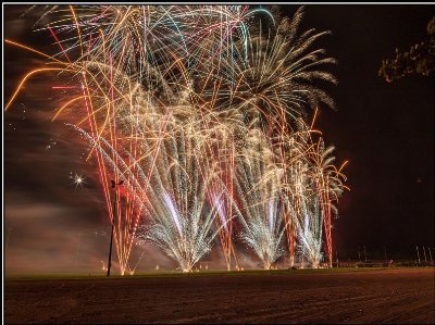 Course hippique et feu d'artifice