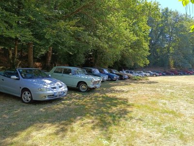 Randonnée voitures anciennes populaires