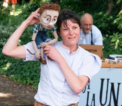 VENDREDIS GRATUITS | Spectacle « À la une » – Compagnie du Bonjour
