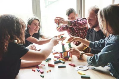 Soirée jeux de société sans enfants