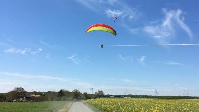 Vols découverte en parapente et deltaplane à Airvault