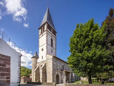 Visite du centre d'interprétation Mehaka sur la Basse Navarre et du village de Baigorri en basque. Mehakaren bisita eta Baigorriko bisita