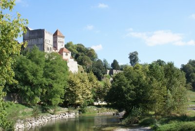 Visite commentée : A la découverte de la cité médiévale et billet d'entrée à la Tour Monréal
