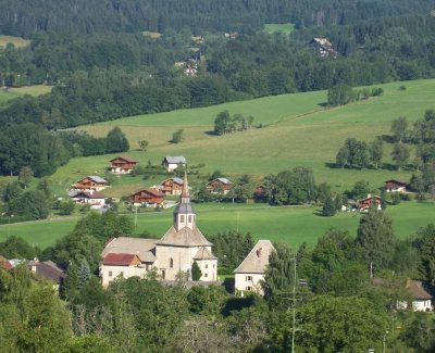Ancien remparts du château de Lullin