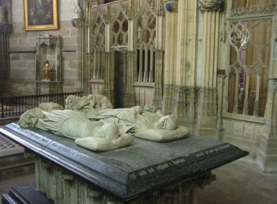 Église prieurale Saint-Pierre et Saint-Paul