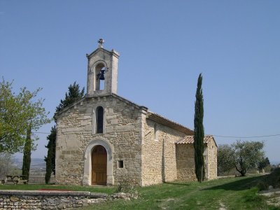 l'église St Pierre et son parvis