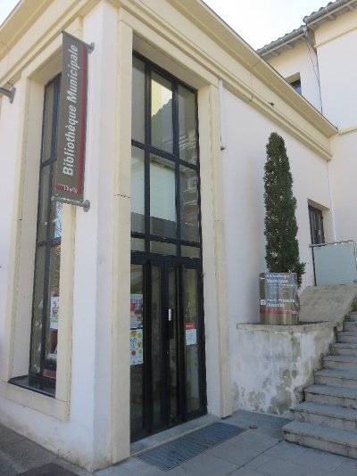 Bibliothèque de Charly