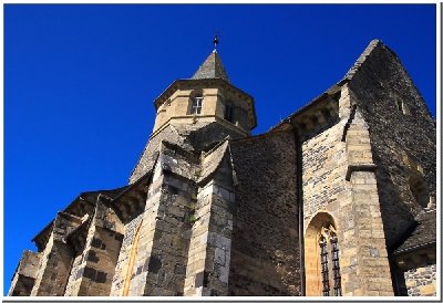 Église St Laurent de Prades d'Aubrac