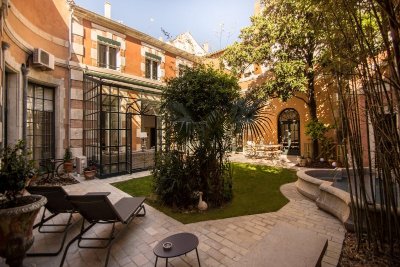 Au coeur d'Avignon - Bar à vin