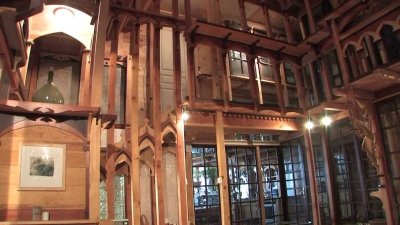 L'ATELIER - CATHÉDRALE DE DENTELLE DE BOIS