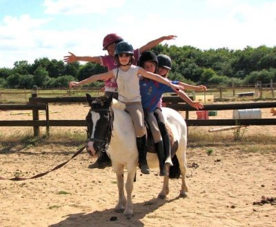 Centre équestre Les Ecuries du Rocher à Sainte-Croix