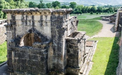 MAUSOLEE ROMAIN DE LANUEJOLS