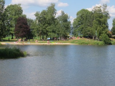 Baignade au lac de Lalleyriat