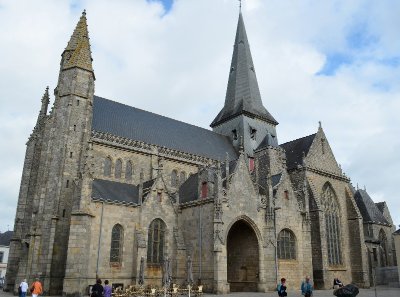 Collégiale Saint-Aubin