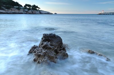 Sentier entre mer et étangs