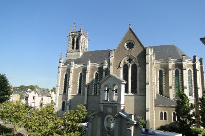 Église Saint-Pierre à Changé