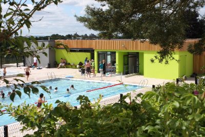 PISCINE DE LASSAY-LES-CHATEAUX