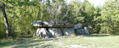 DOLMEN DE LA PIERRE COUVERTE