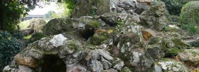 FONTAINE SAINT CLAIR ET SON JARDIN