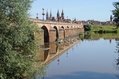 De la cathédrale à la prieurale
