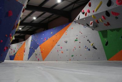 Mur d'escalade indoor - Rêve de blocs