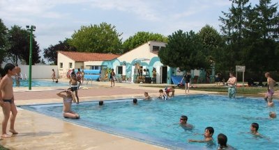 Aire de jeux pour enfants, skatepark et plateau multisports