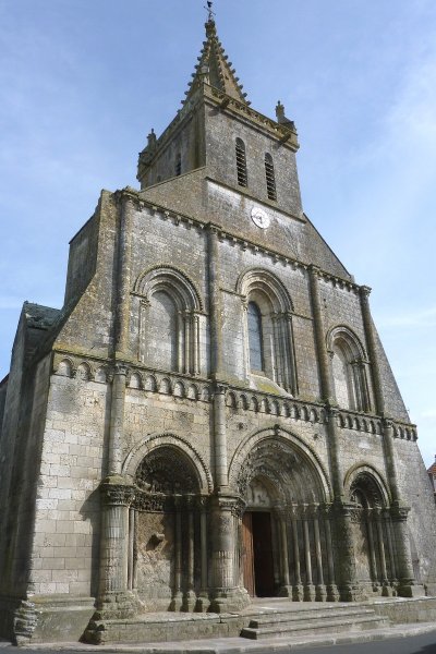 Eglise Saint-Pierre de Pont-L'Abbé-d'Arnoult