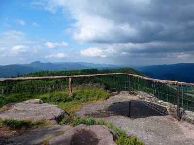Le rocher de la Chatte Pendue
